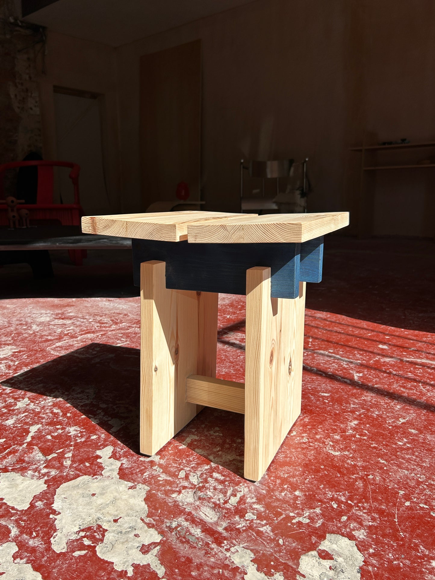 Pino Stool